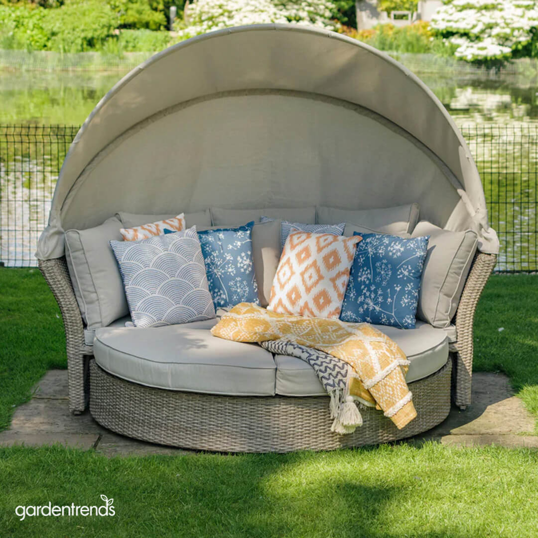 22 Marvelous Daybed Designs For Any Seasons - 165