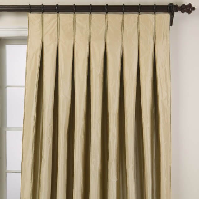 21 Gorgeous Curtain Ideas To Brighten Up Your Living Space - 163