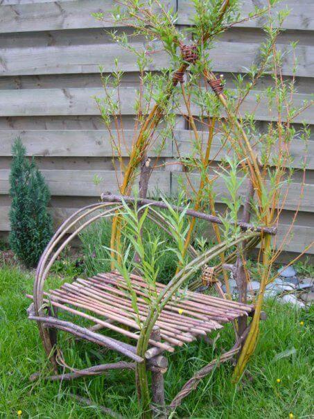 22 Cheap and Brilliant Garden Projects Using Twigs - 175