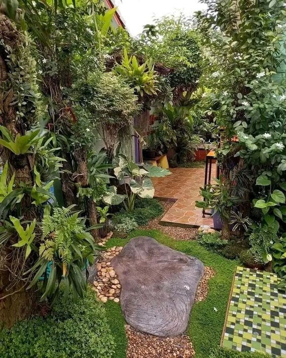 38 Stunning Ideas to Turn Your Boring Garden into a Cool Tropical Garden - 239