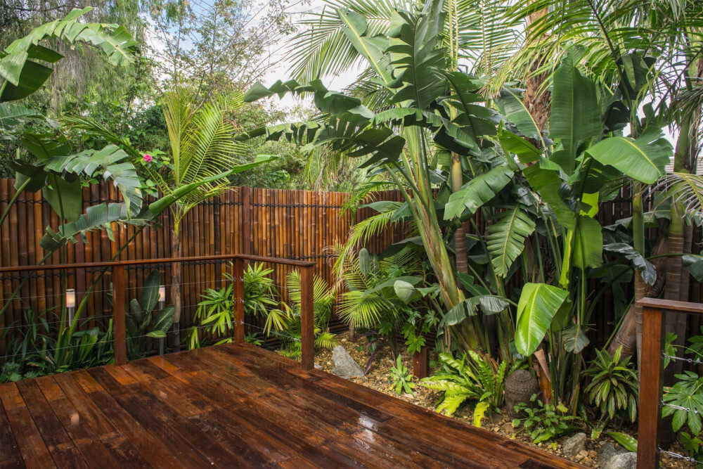 38 Stunning Ideas to Turn Your Boring Garden into a Cool Tropical Garden - 267