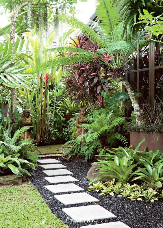 38 Stunning Ideas to Turn Your Boring Garden into a Cool Tropical Garden - 279