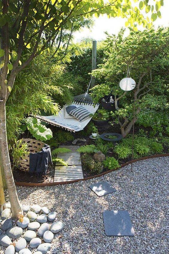 38 Stunning Ideas to Turn Your Boring Garden into a Cool Tropical Garden - 281