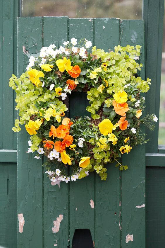 45 Attractive Wreath Ideas to Brighten Up Your Front Door - 277