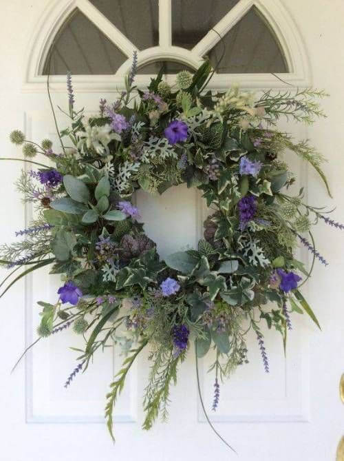 45 Attractive Wreath Ideas to Brighten Up Your Front Door - 283