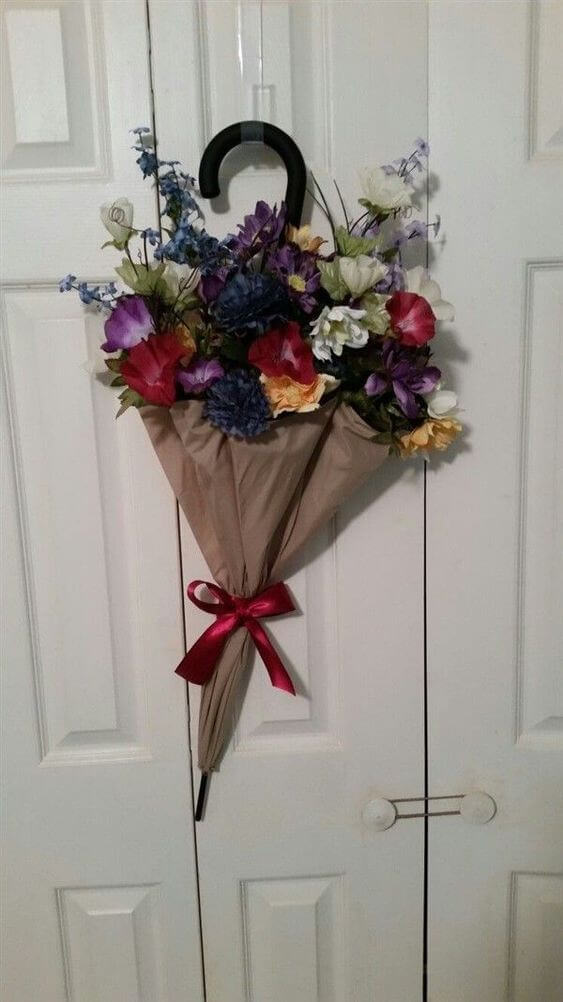 45 Attractive Wreath Ideas to Brighten Up Your Front Door - 307