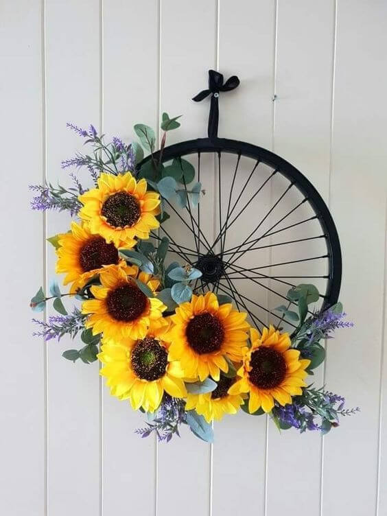 45 Attractive Wreath Ideas to Brighten Up Your Front Door - 309