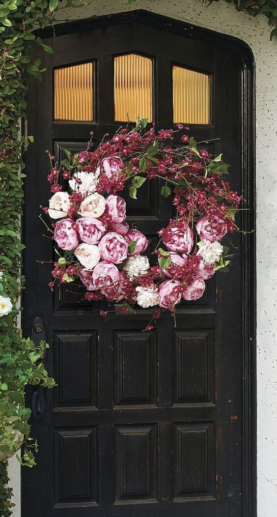 45 Attractive Wreath Ideas to Brighten Up Your Front Door - 357