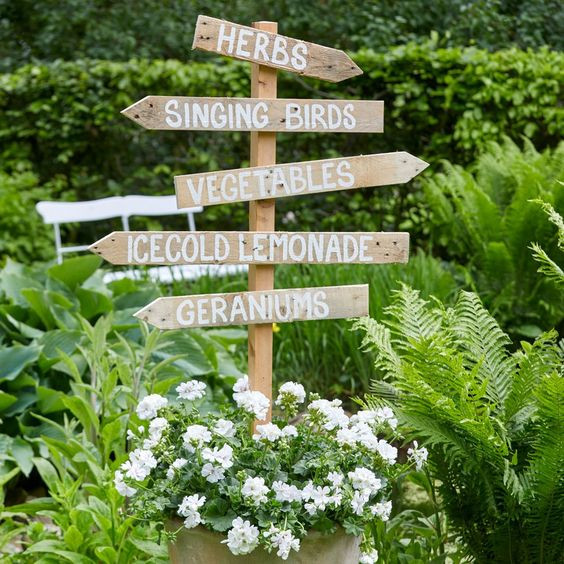 10+ Lovely Garden Sign Ideas That Add Style To Your Outdoor Sanctuary - 203