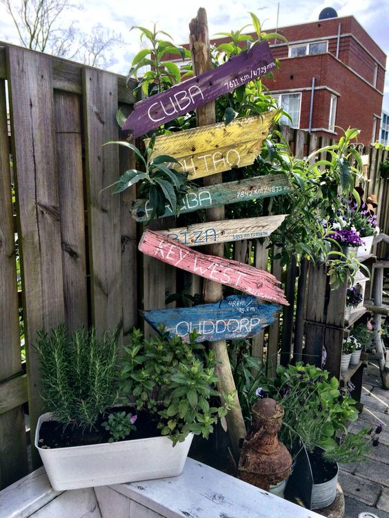 10+ Lovely Garden Sign Ideas That Add Style To Your Outdoor Sanctuary - 189