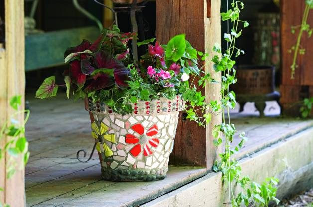 26 Creative And Inspiring DIY Garden Pot Ideas To Beautify Your Outdoor Space - 171