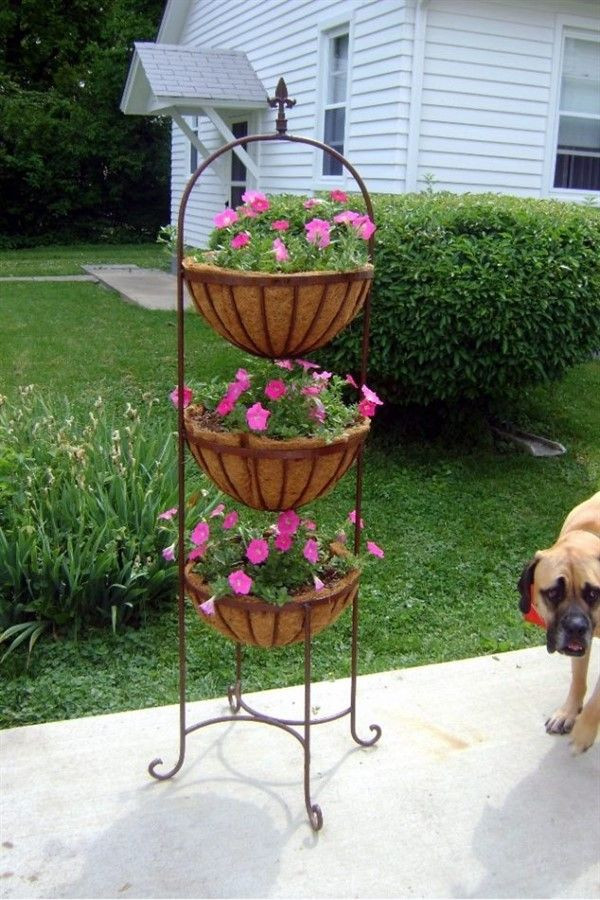 19 Inspiring Metal Flower Basket Rack Designs For Garden Enthusiasts - 119