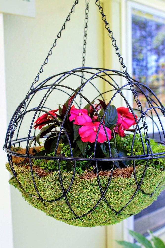 19 Inspiring Metal Flower Basket Rack Designs For Garden Enthusiasts - 125