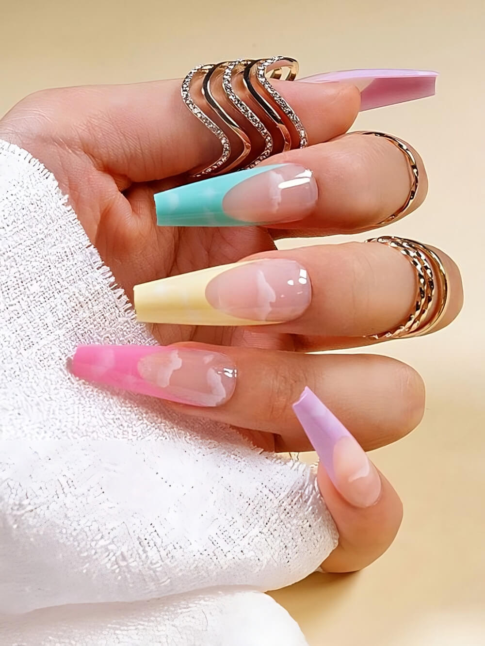 35 Pastel French Manicure To Look Pretty All Year Long - 221