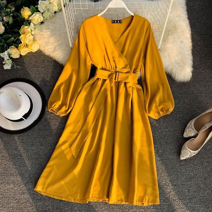 23 Chic Yellow Dress Outfits To Make You Shine