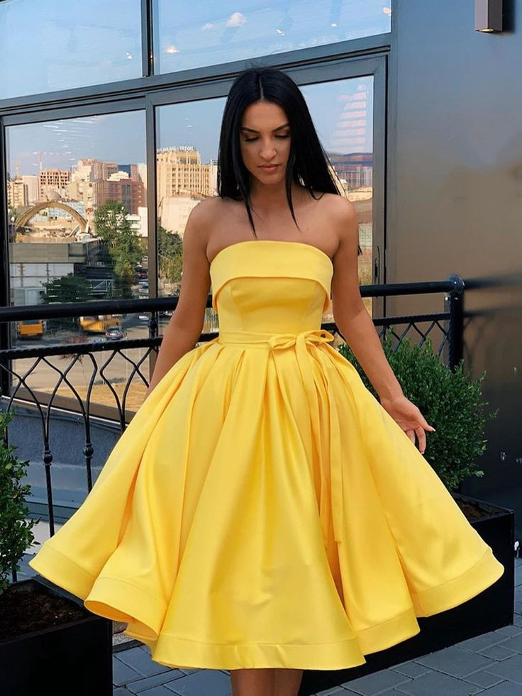 23 Chic Yellow Dress Outfits To Make You Shine