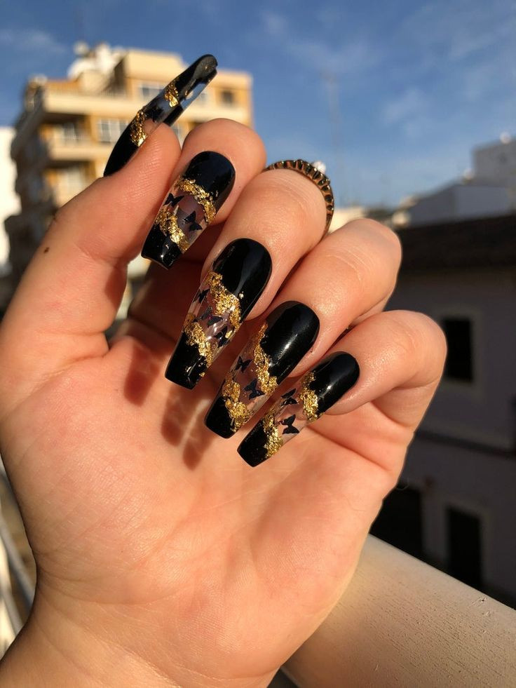 30 Mysterious And Dramatic Black Glitter Nail Designs That Are Top Glam - 217