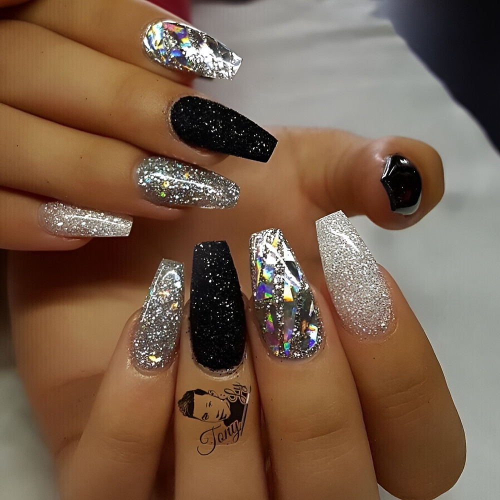 30 Mysterious And Dramatic Black Glitter Nail Designs That Are Top Glam - 231