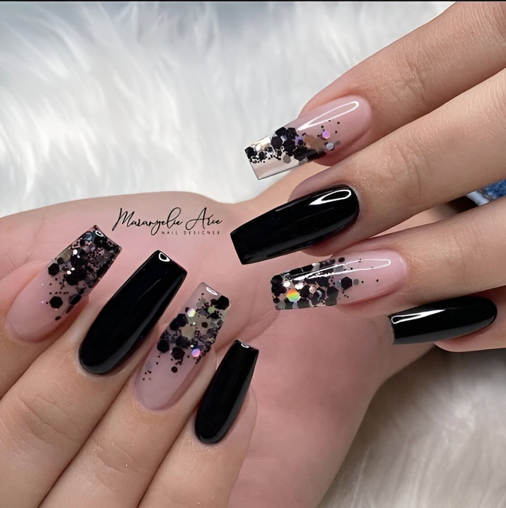 30 Mysterious And Dramatic Black Glitter Nail Designs That Are Top Glam - 235