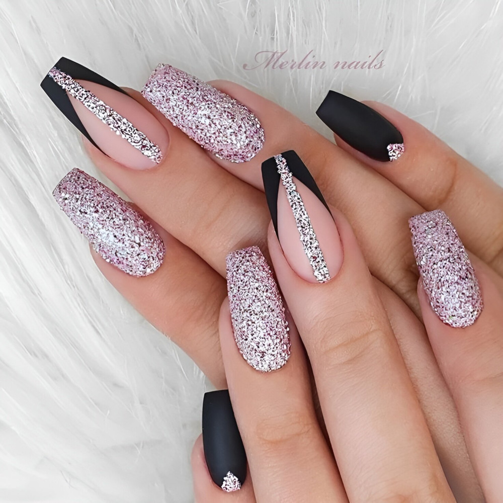 30 Mysterious And Dramatic Black Glitter Nail Designs That Are Top Glam - 249