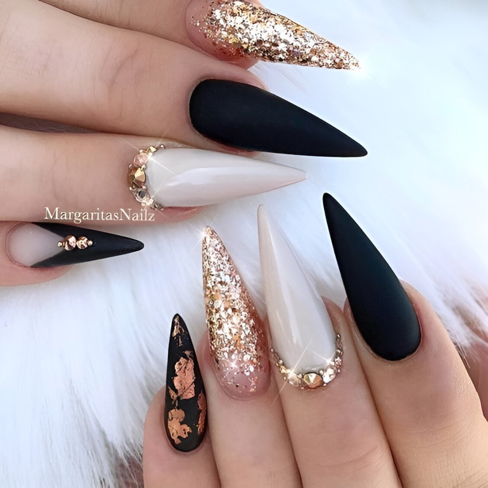 30 Mysterious And Dramatic Black Glitter Nail Designs That Are Top Glam - 199