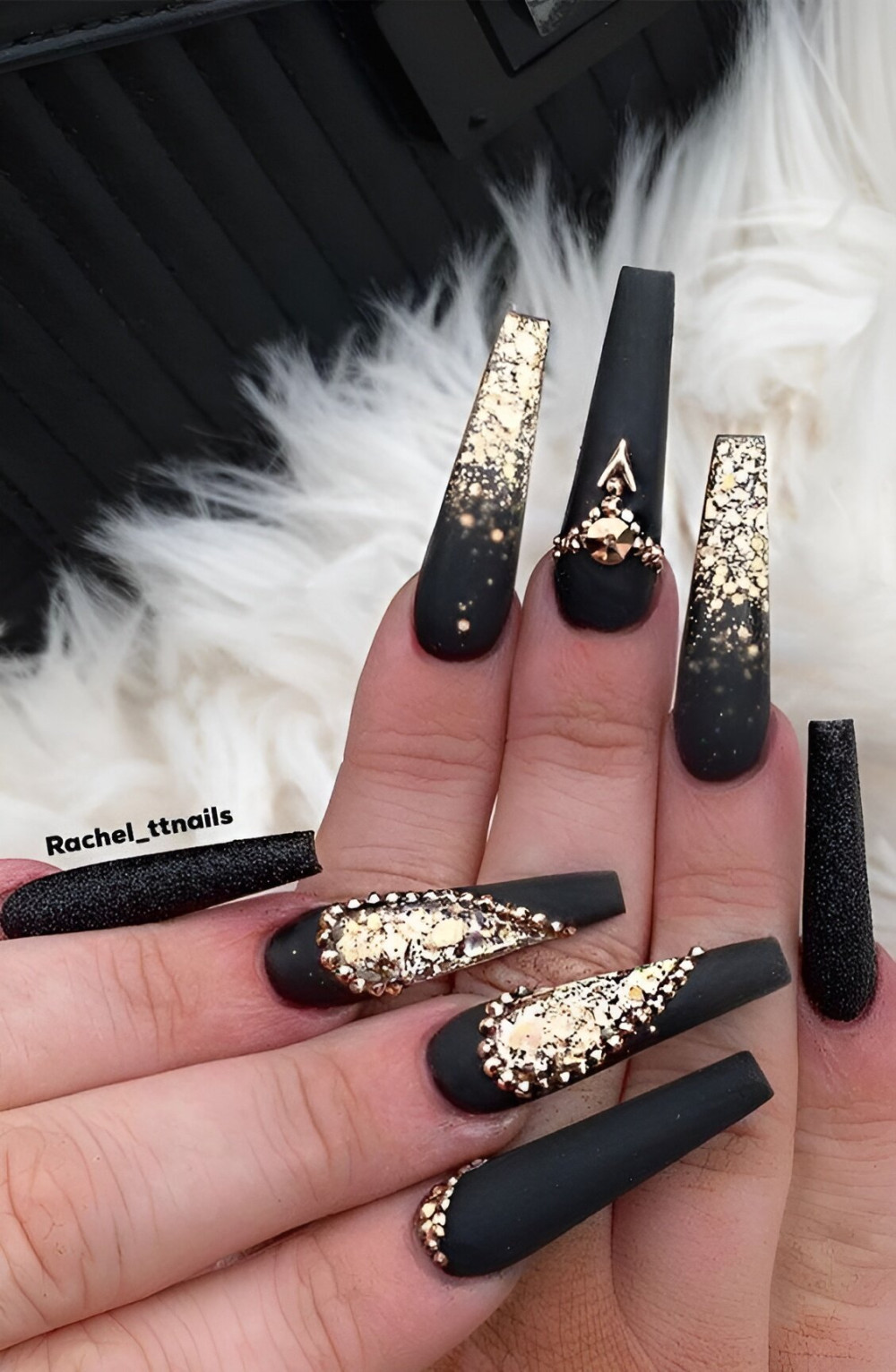 30 Mysterious And Dramatic Black Glitter Nail Designs That Are Top Glam - 209