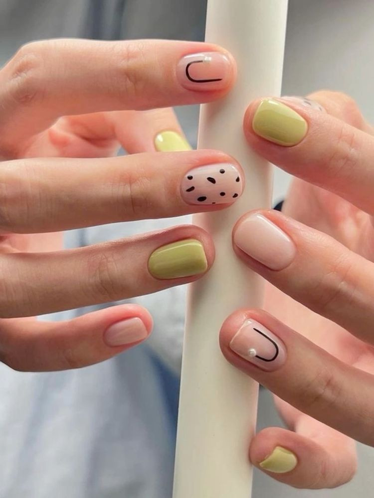 30 Simple Yet Cute Nail Ideas Every Beginner Can Copy - 211