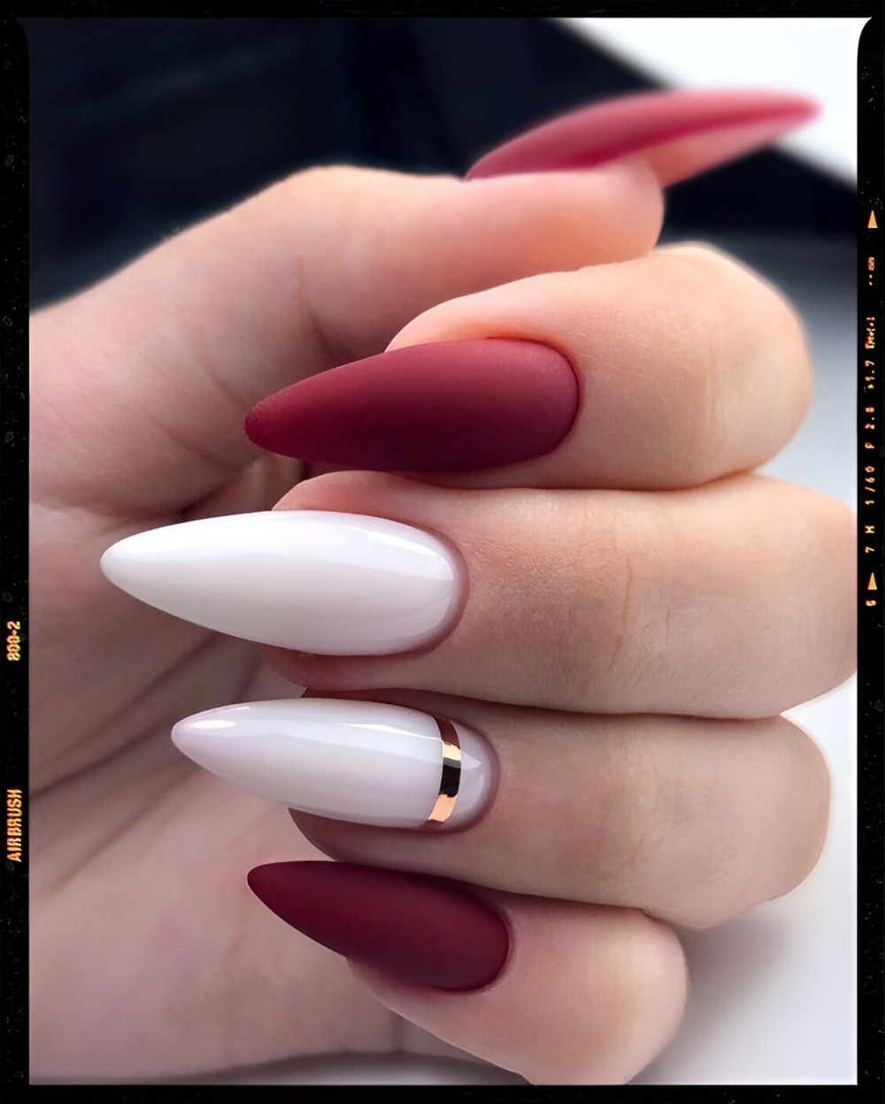 30 ideas inolvidables de manicura roja para arrasar con tu 2023 - 215