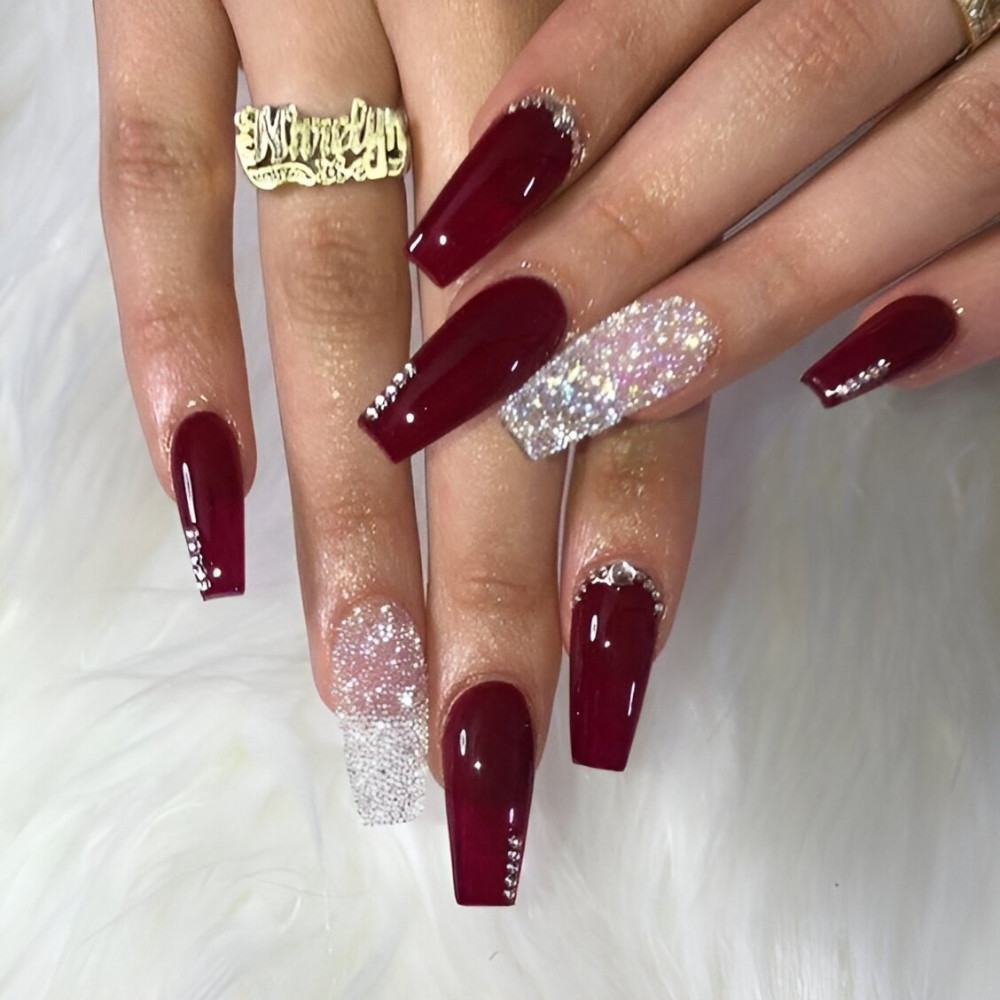 30 ideas inolvidables de manicura roja para arrasar en 2023 - 243