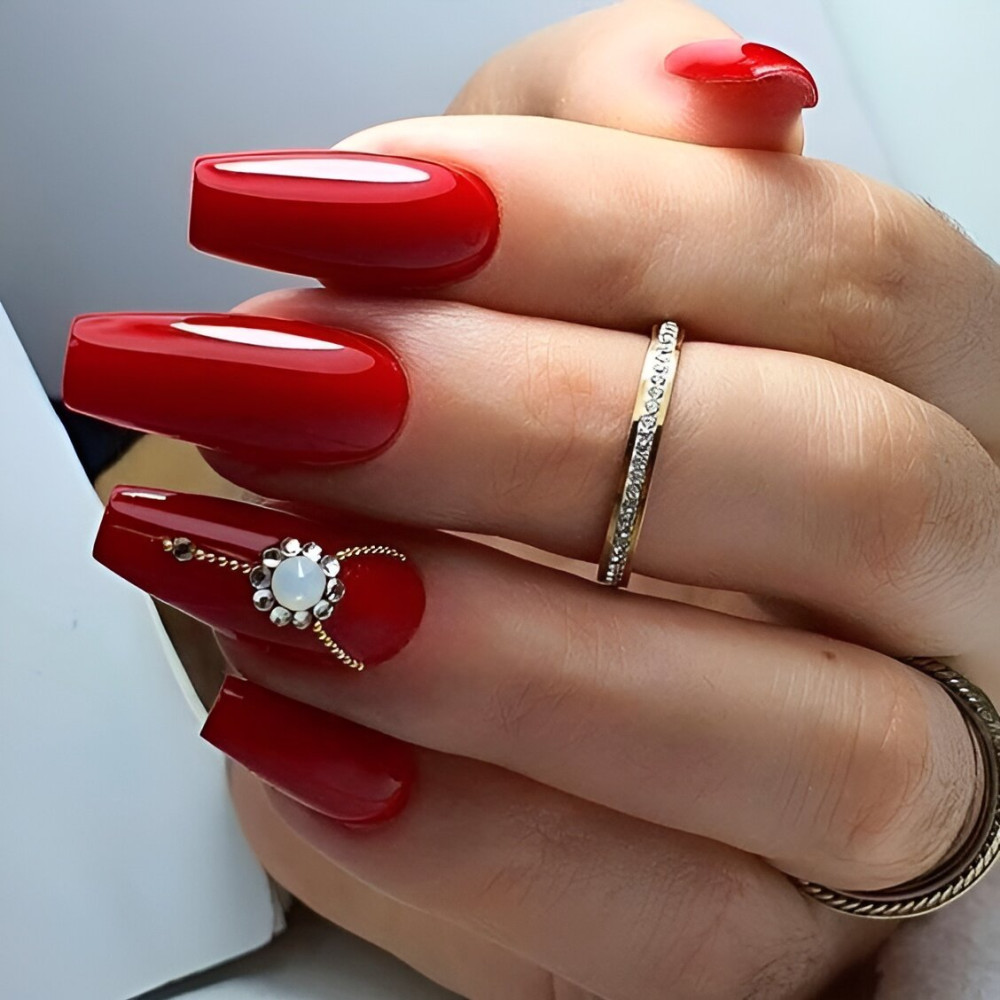 30 ideas inolvidables de manicura roja para arrasar con tu 2023 - 209