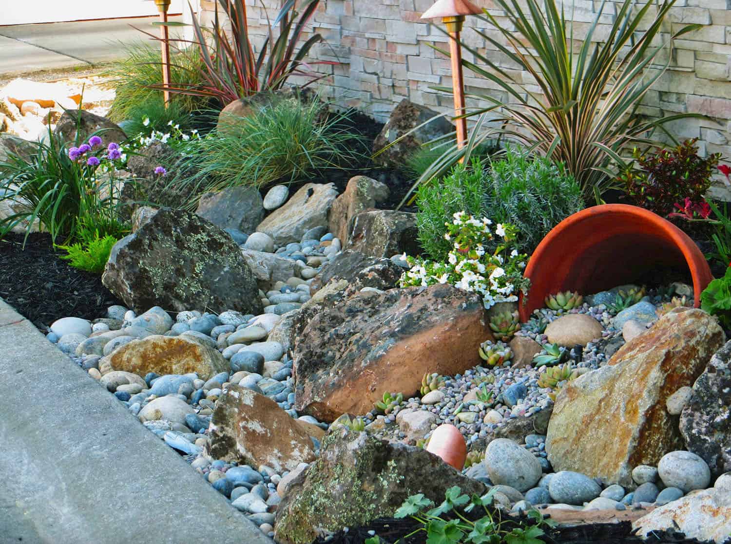 Create A Rock Garden Paradise With 33 Dreamy Summer Projects - 205