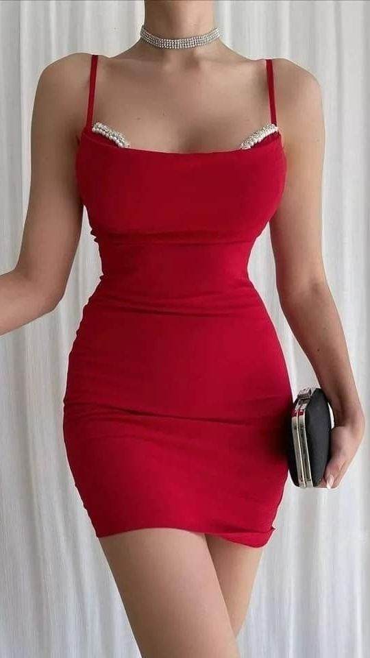 20 Stunning Outfit Ideas To Rock Your Red Dress - 147