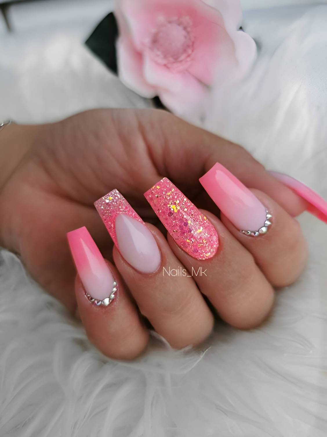 22 Barbiecore Hot Pink Nail Designs For Hot Girls - 163