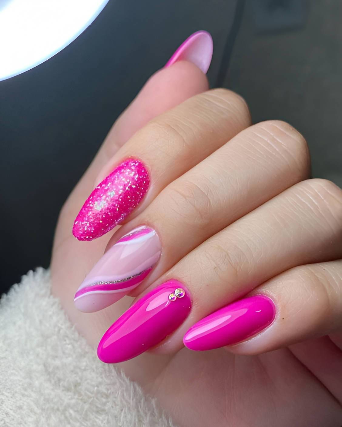 22 Barbiecore Hot Pink Nail Designs For Hot Girls - 151