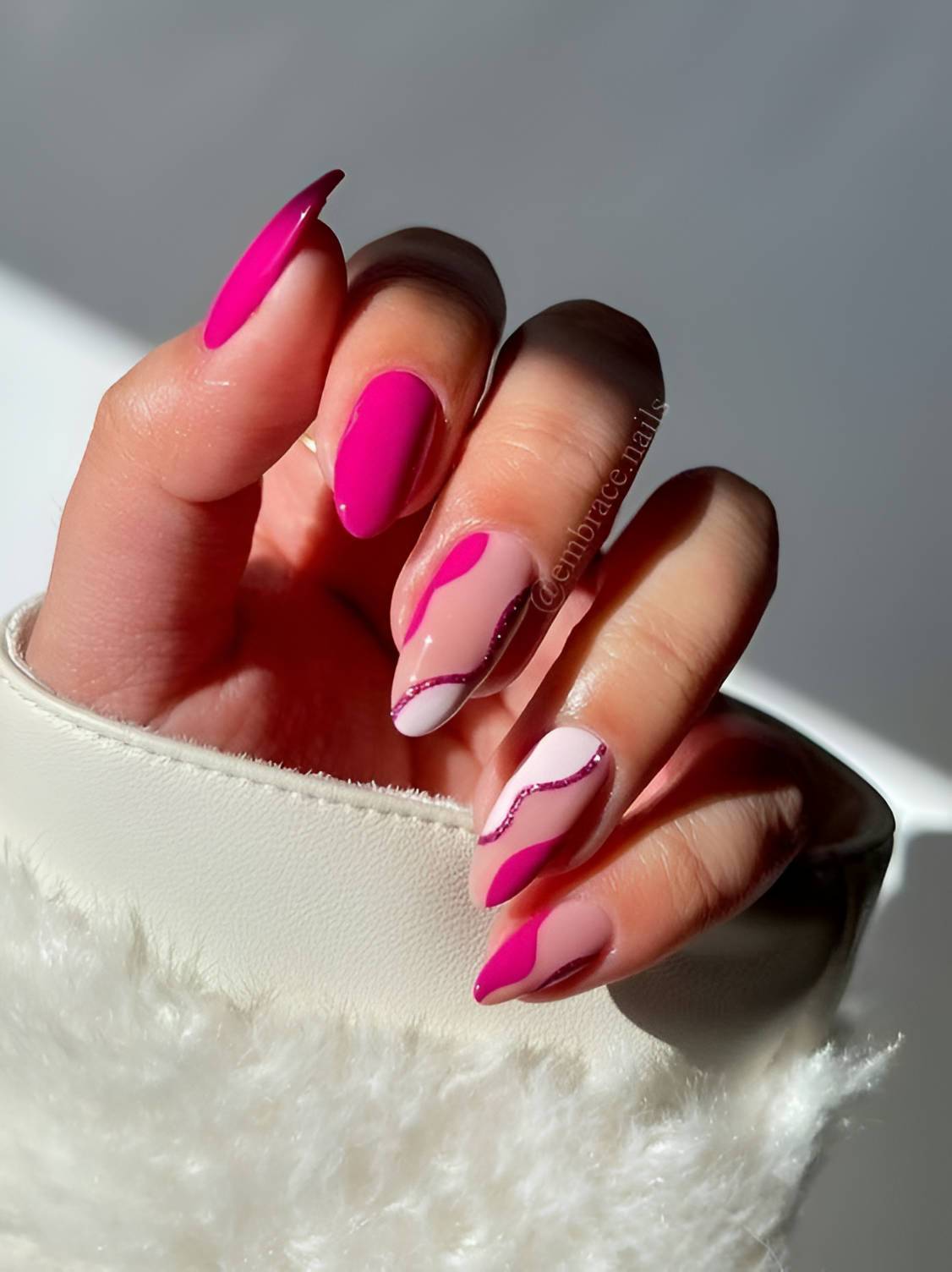 22 Barbiecore Hot Pink Nail Designs For Hot Girls - 157