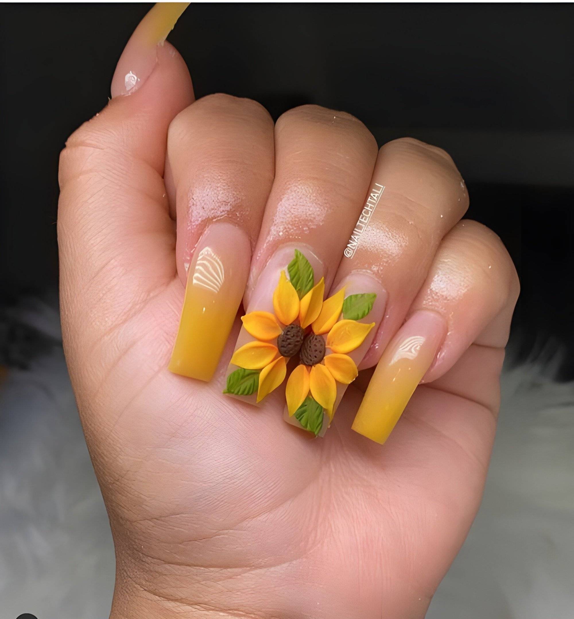 25 Trendy Summer Sunflower Nails For Beginners To Copy ASAP - 189
