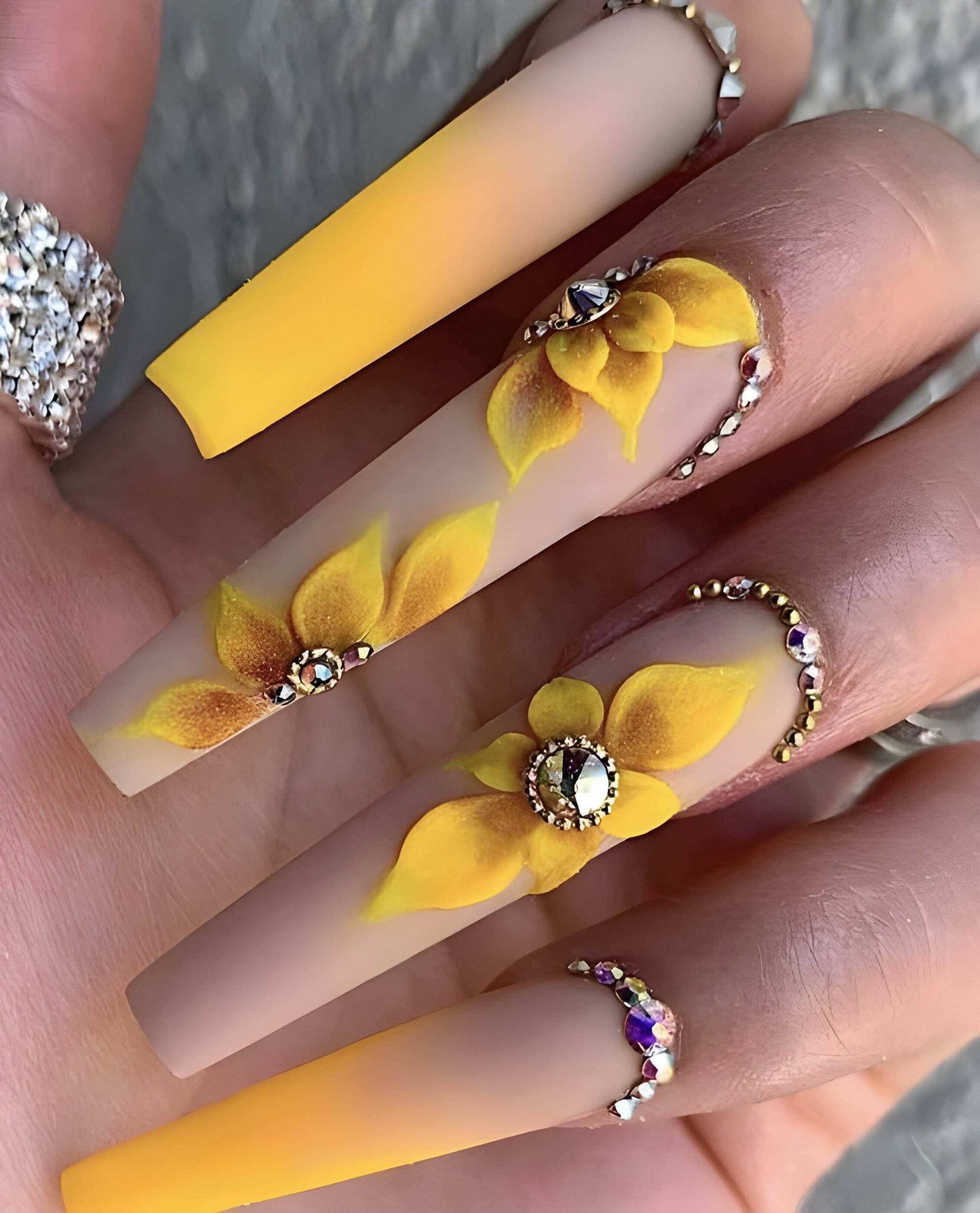 25 Trendy Summer Sunflower Nails For Beginners To Copy ASAP - 195