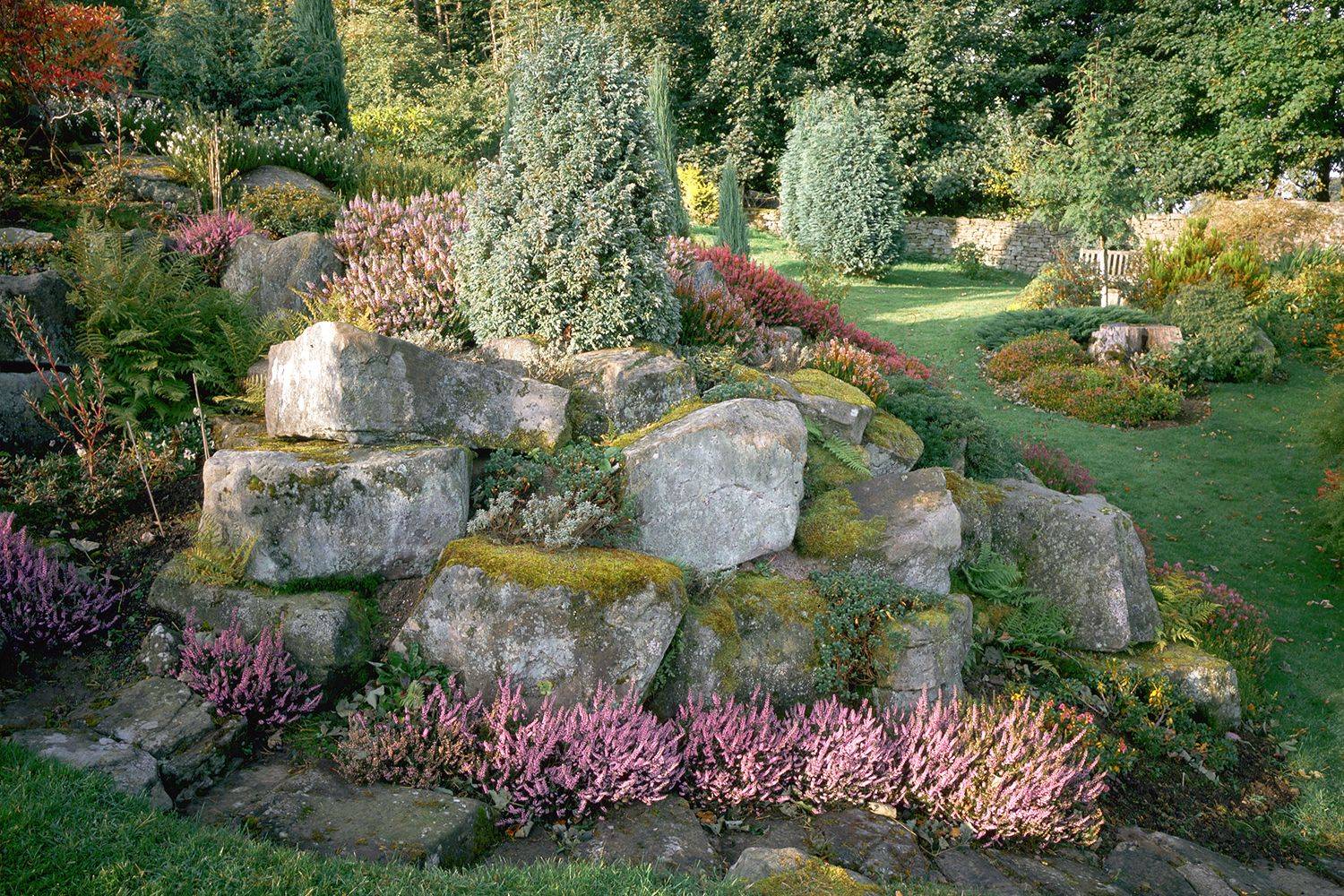 Create A Rock Garden Paradise With 33 Dreamy Summer Projects - 213