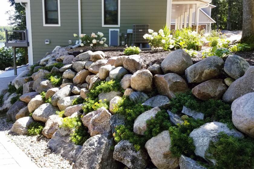 Create A Rock Garden Paradise With 33 Dreamy Summer Projects - 217
