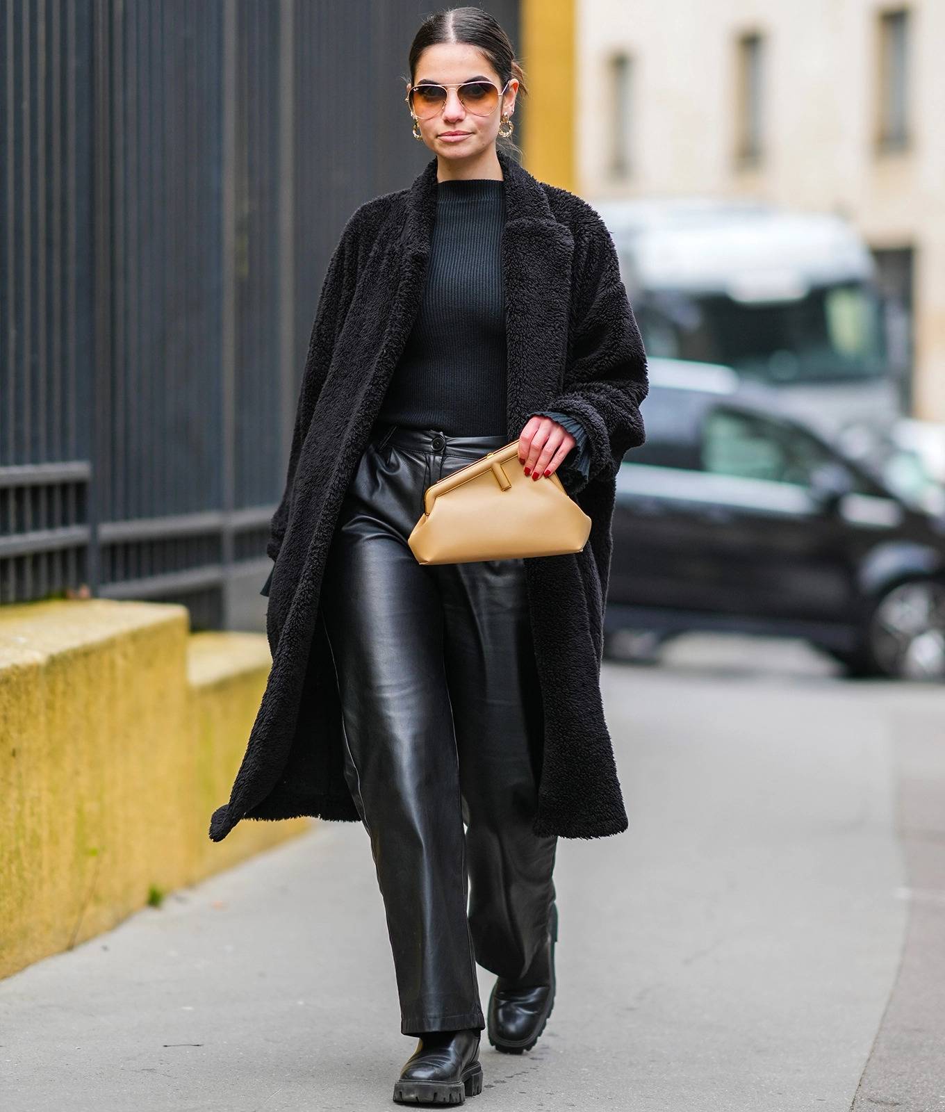 20 Effortlessly Cool All Black Outfits For Fashionistas