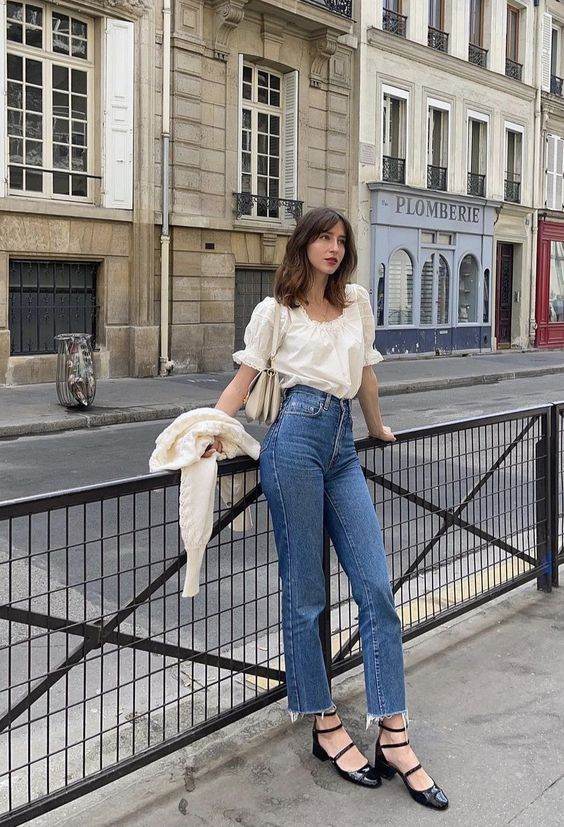 22 Ways To Style Baggy Jeans As A Fashionista