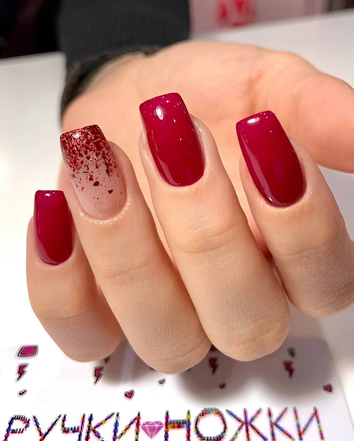 27 Glamorous Red Manicures To Make You Irresistible - 225