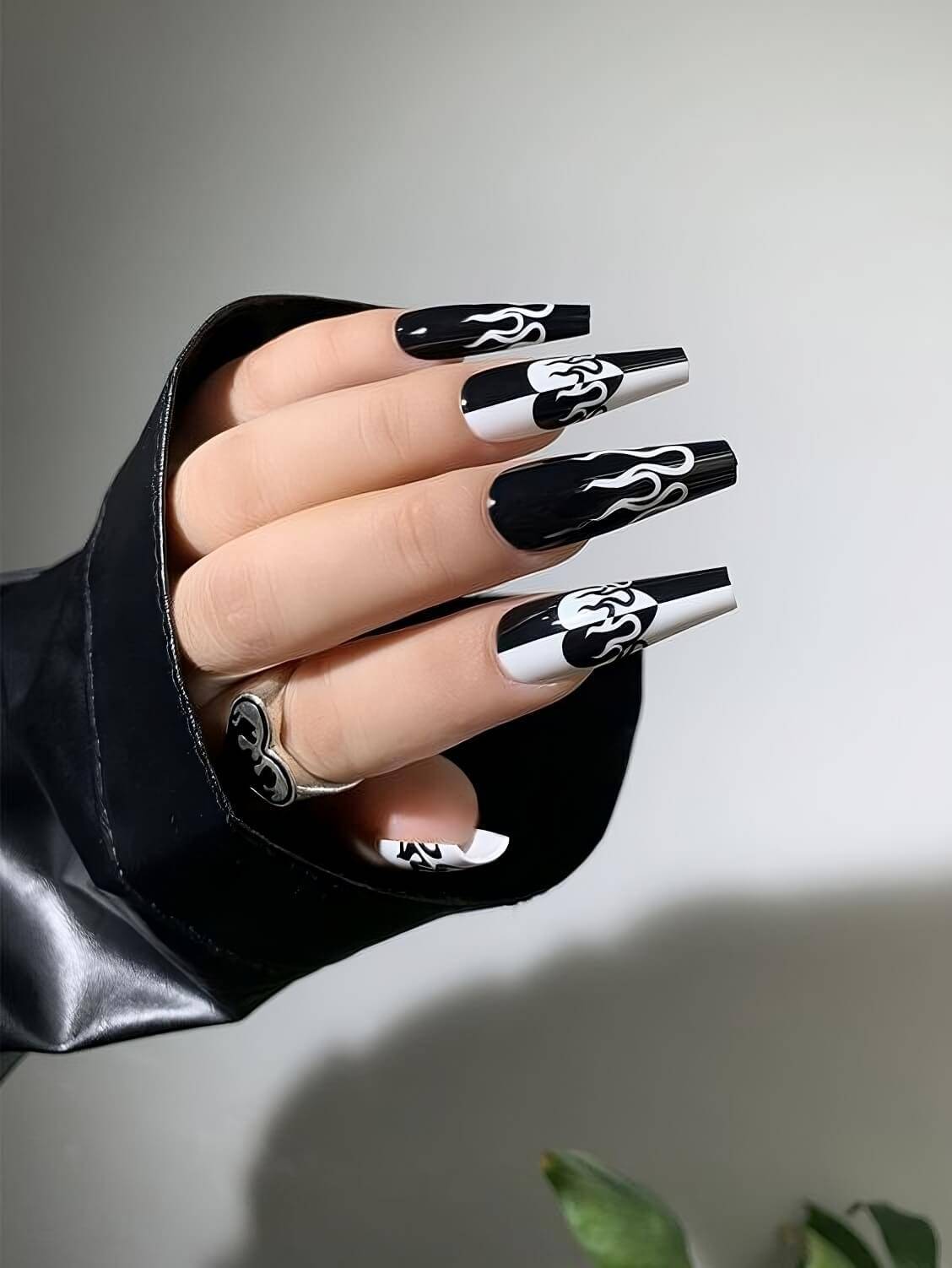 30 Classy Black Nail Designs To Glam You Up - 215