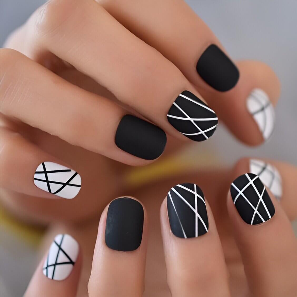 30 Classy Black Nail Designs To Glam You Up - 219