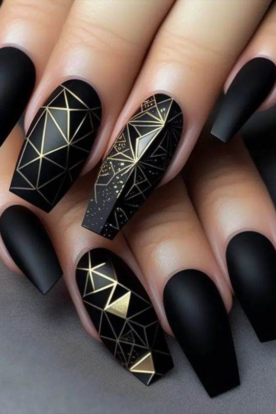 30 Classy Black Nail Designs To Glam You Up - 241