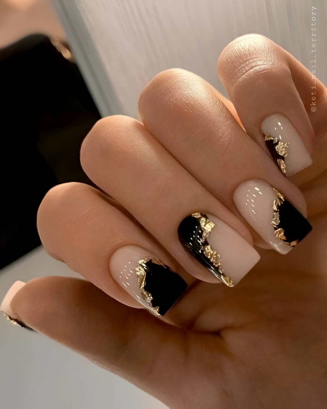 30 Classy Black Nail Designs To Glam You Up - 197