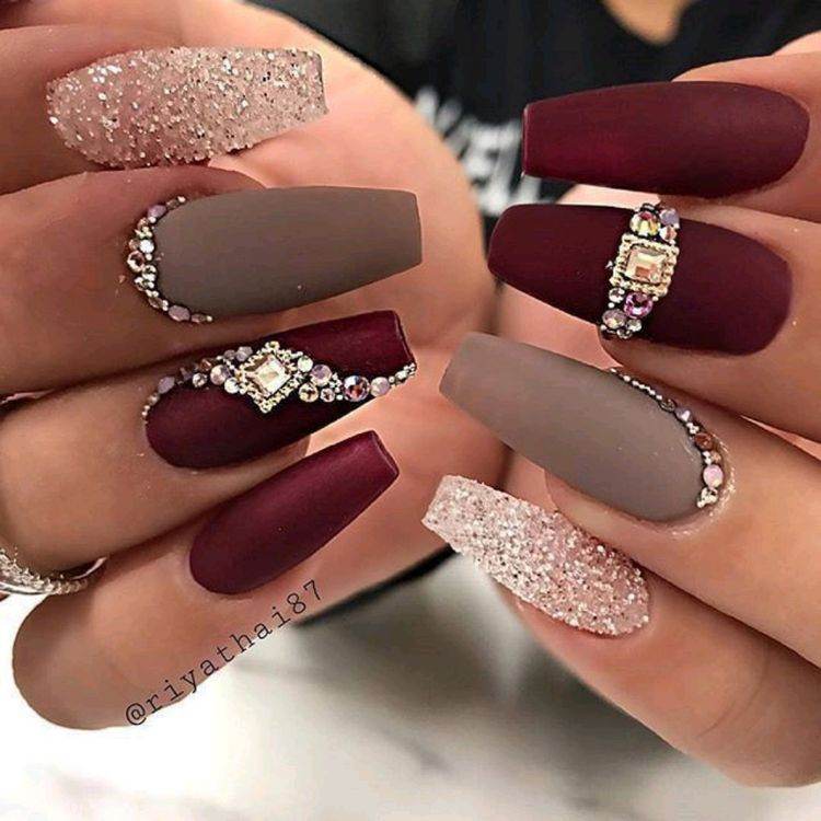 30 Elegant Burgundy Nails To Enhance Your Feminity - 211