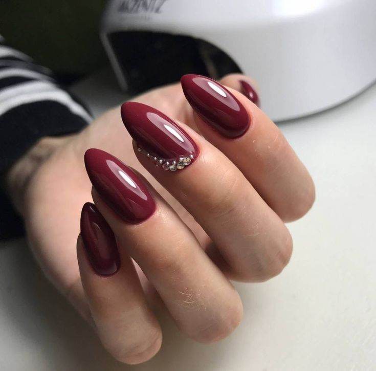 30 Elegant Burgundy Nails To Enhance Your Feminity - 219