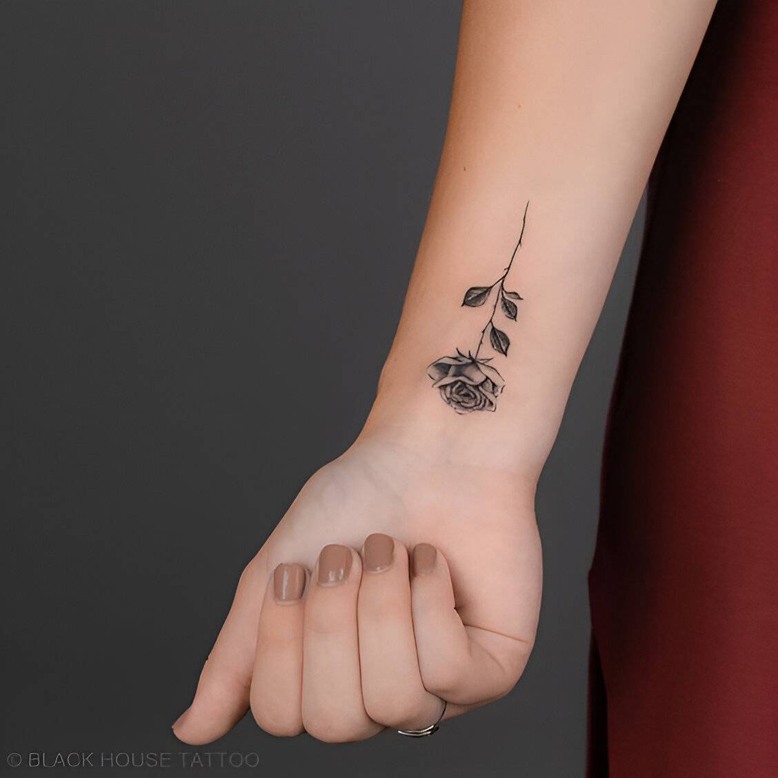 20 Mini Rose Tattoo Ideas That Are The Peak Of Feminity