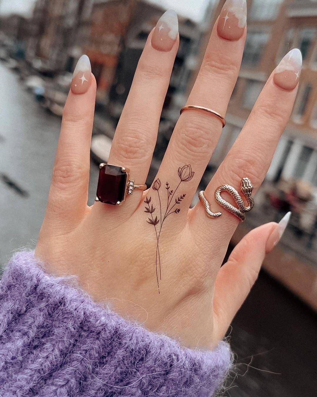 25 Dainty Finger Tattoos To Bring Out Your Beauty